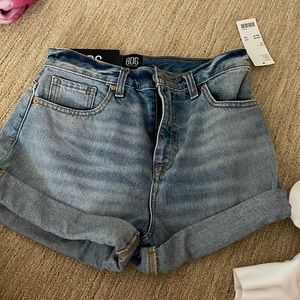 uo bdg mom shorts